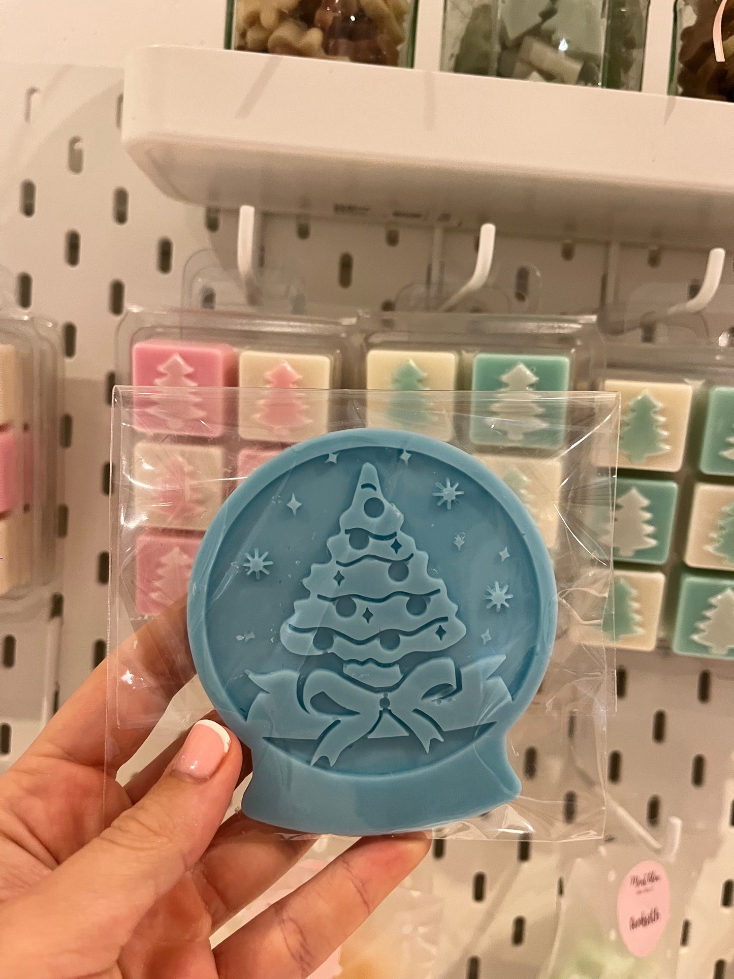 large globe wax melt
