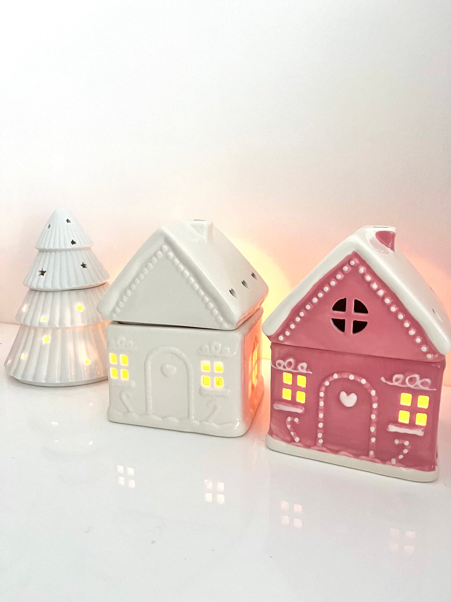 White gingerbread house burner